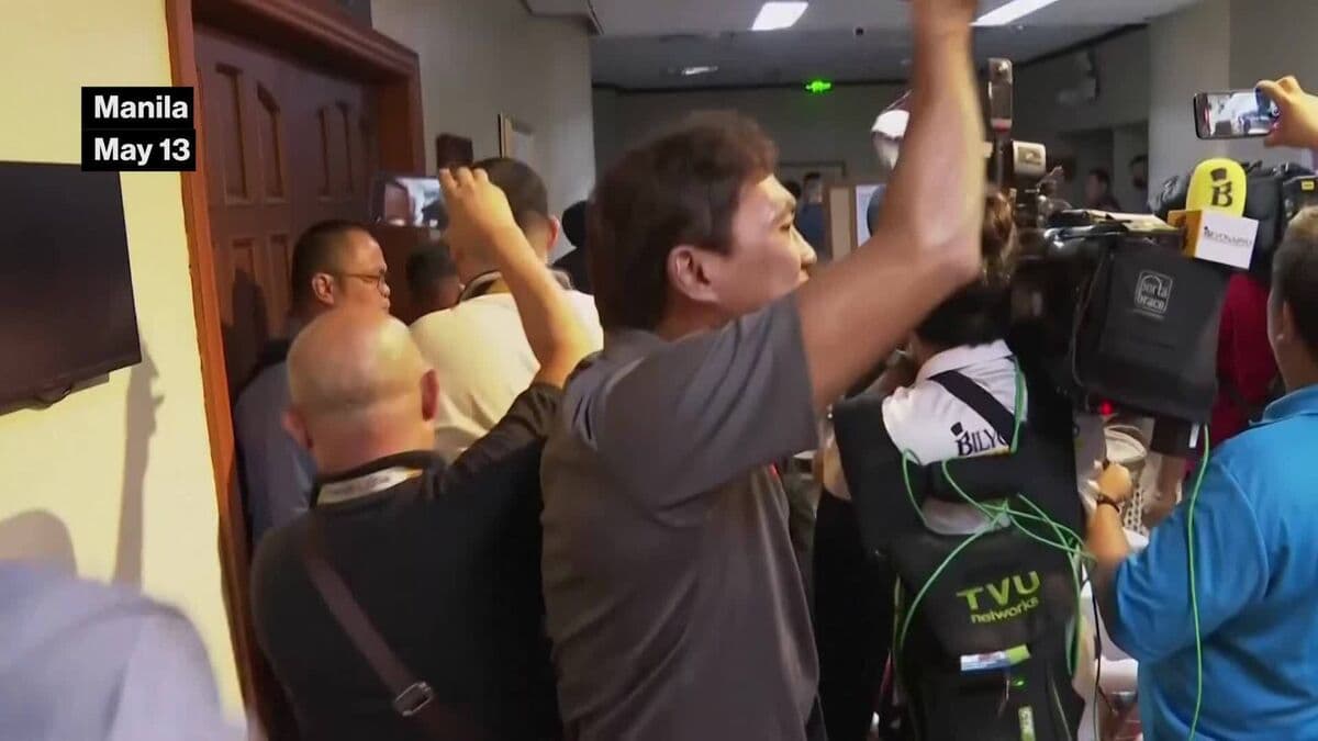 Gunshots Ring Out in the Philippine Senate Building