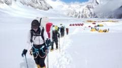 Climbers clear path to Everest summit past giant chunk of ice
