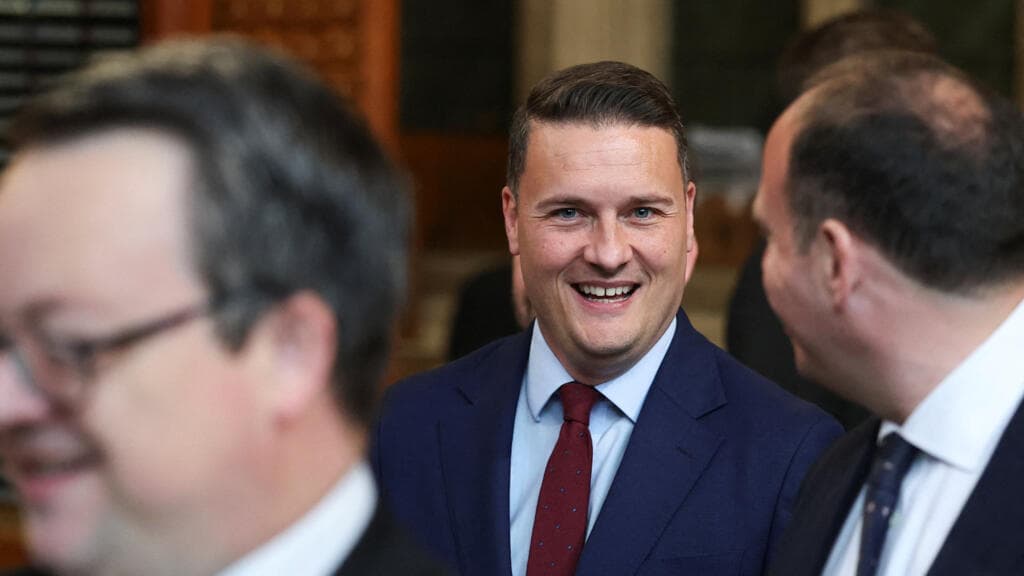 UK minister Streeting resigns ahead of possible leadership challenge to Starmer