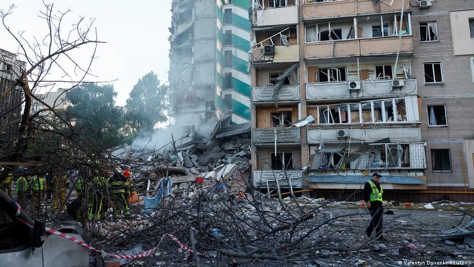 Ukraine: 8 dead as Russian strikes pound Kyiv