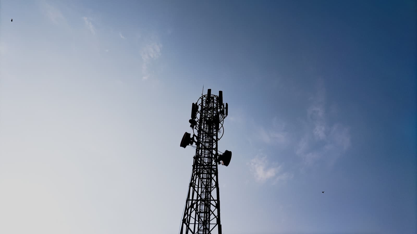 AT&T, T-Mobile, and Verizon join forces to eliminate mobile coverage dead zones